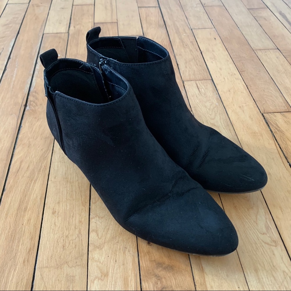 Old Navy Black Heeled Booties